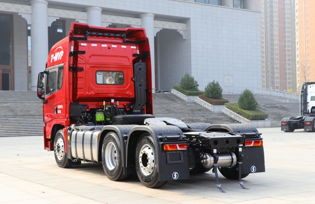 Heavy Duty Efficiency With Shacman EURO Ⅲ to EURO VI X5000 Tractor Truck For Heavy Load
