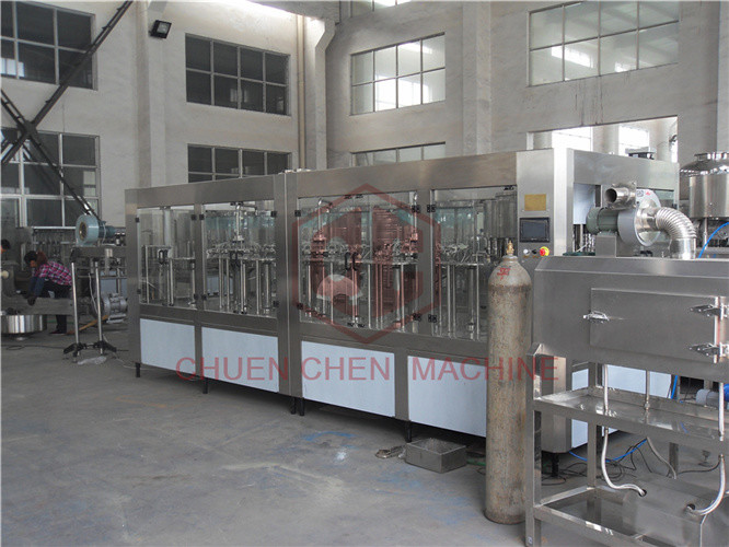 Vacuum Return System Plastic Bottle Filling Machine , Small Scale Juice Bottling Equipment