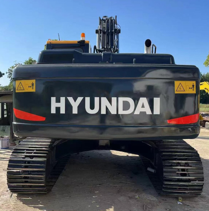 Hyundai 220-9s Used Hydraulic Crawler Excavator 20T Secondhand Earth Moving Machine