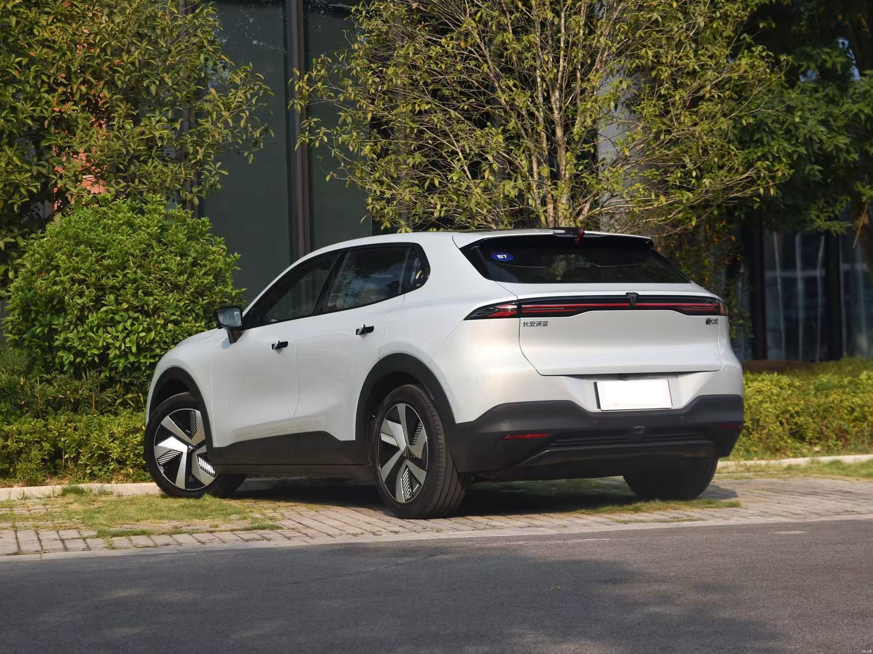 Deepal S05 Energy Vehicle Extended Range 200km Ultra High Speed SUV White.Black.Gray.Blue Body Structure 5-door 5-seater