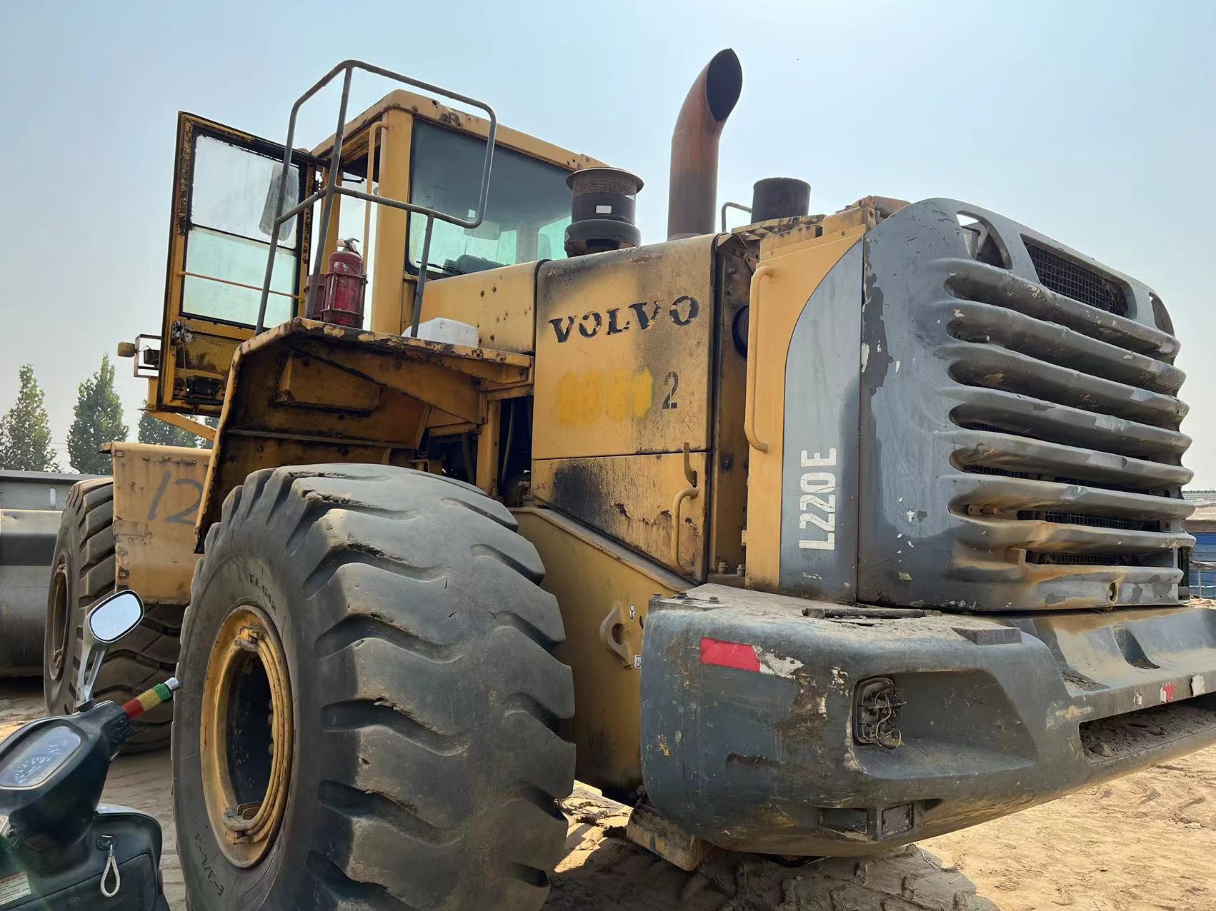 Original Hydraulic Valve Used VOLVO EC220E Excavator in and Good Condition from Korea