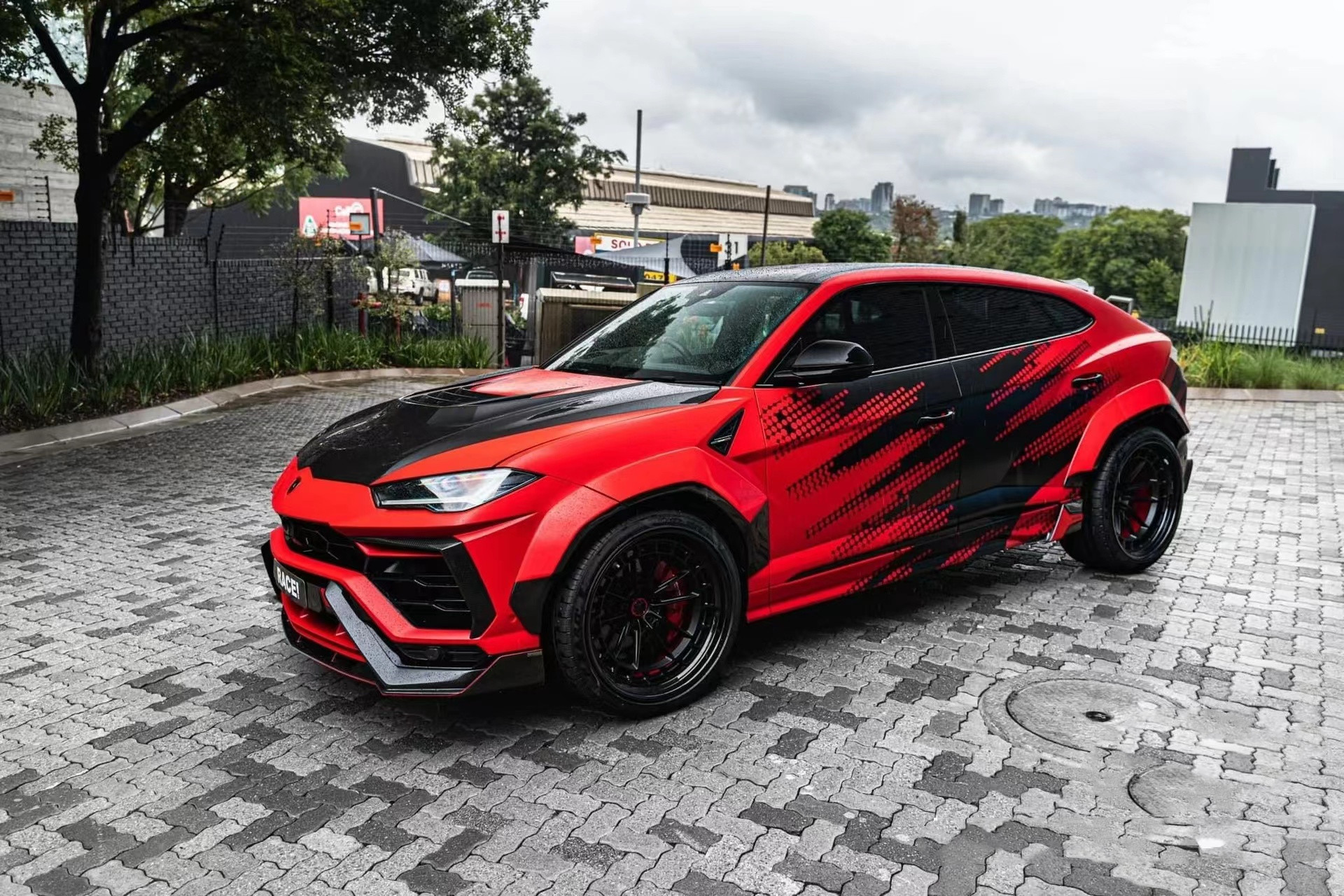 For Lamborghini Urus Carbon Fiber Body Kit Urus Upgraded VORS Style Carbon Fiber Front Lip Diffuser Spoiler Hood with Wide-body