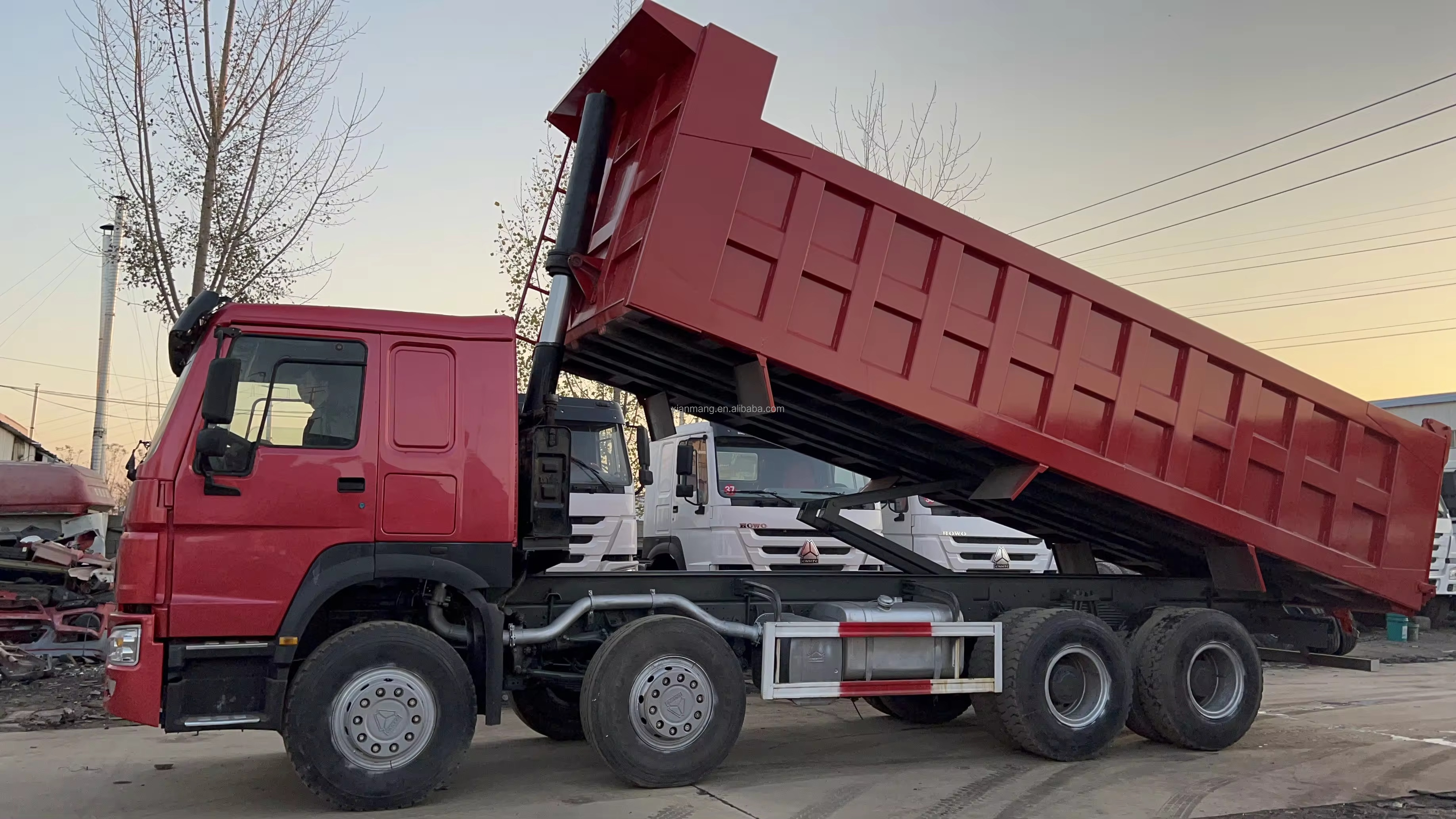 50 Ton 12 Wheels Sinotruk Dump Truck Used Howo 371 375 420 HP Tipper Truck 8X4 Red