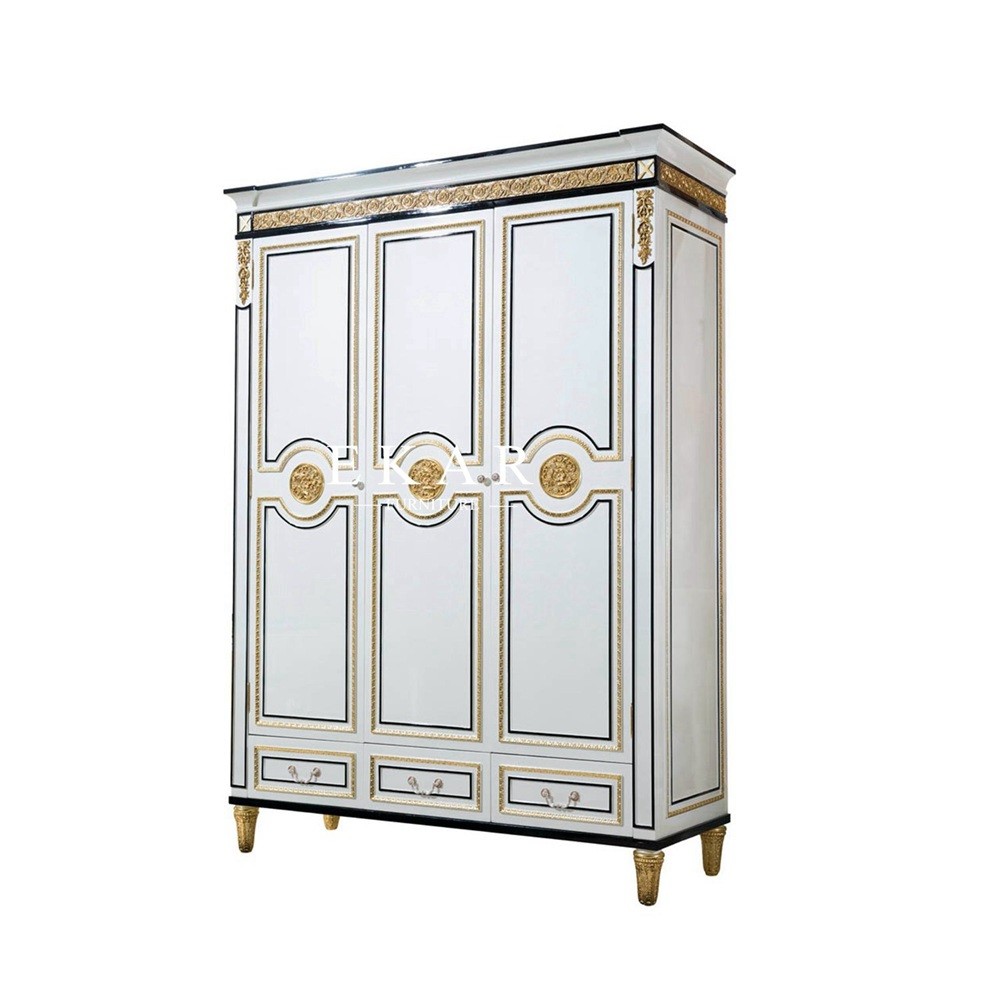 Luxury Spanish Design Antique 3 Door Wooden Wardrobe