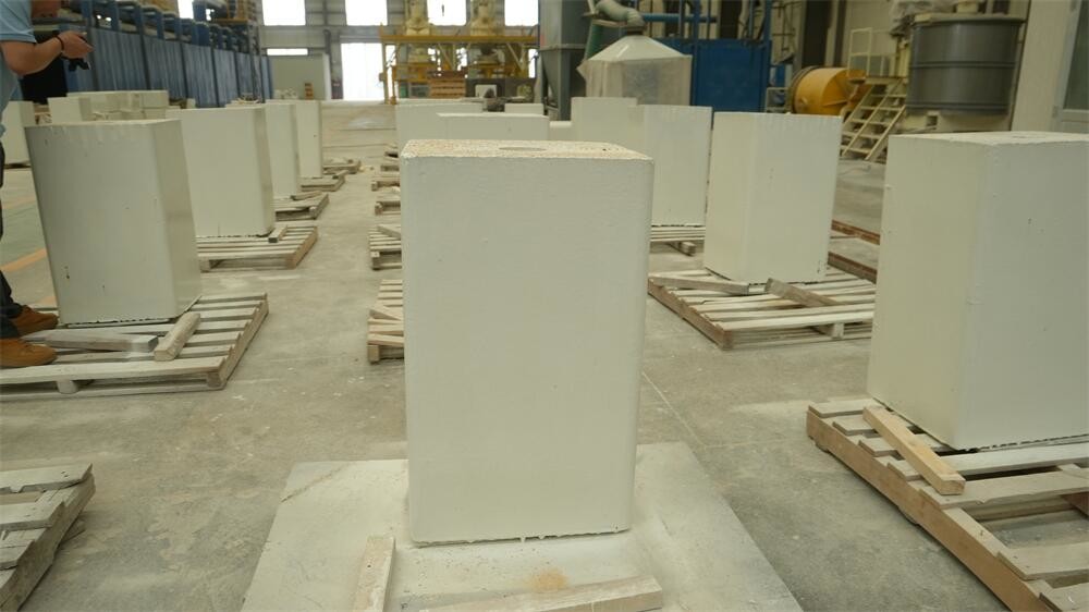 High Mechanical Strength Fused Zirconium Corundum Bricks Fused AZS Bricks Resintering For Glass Furnace