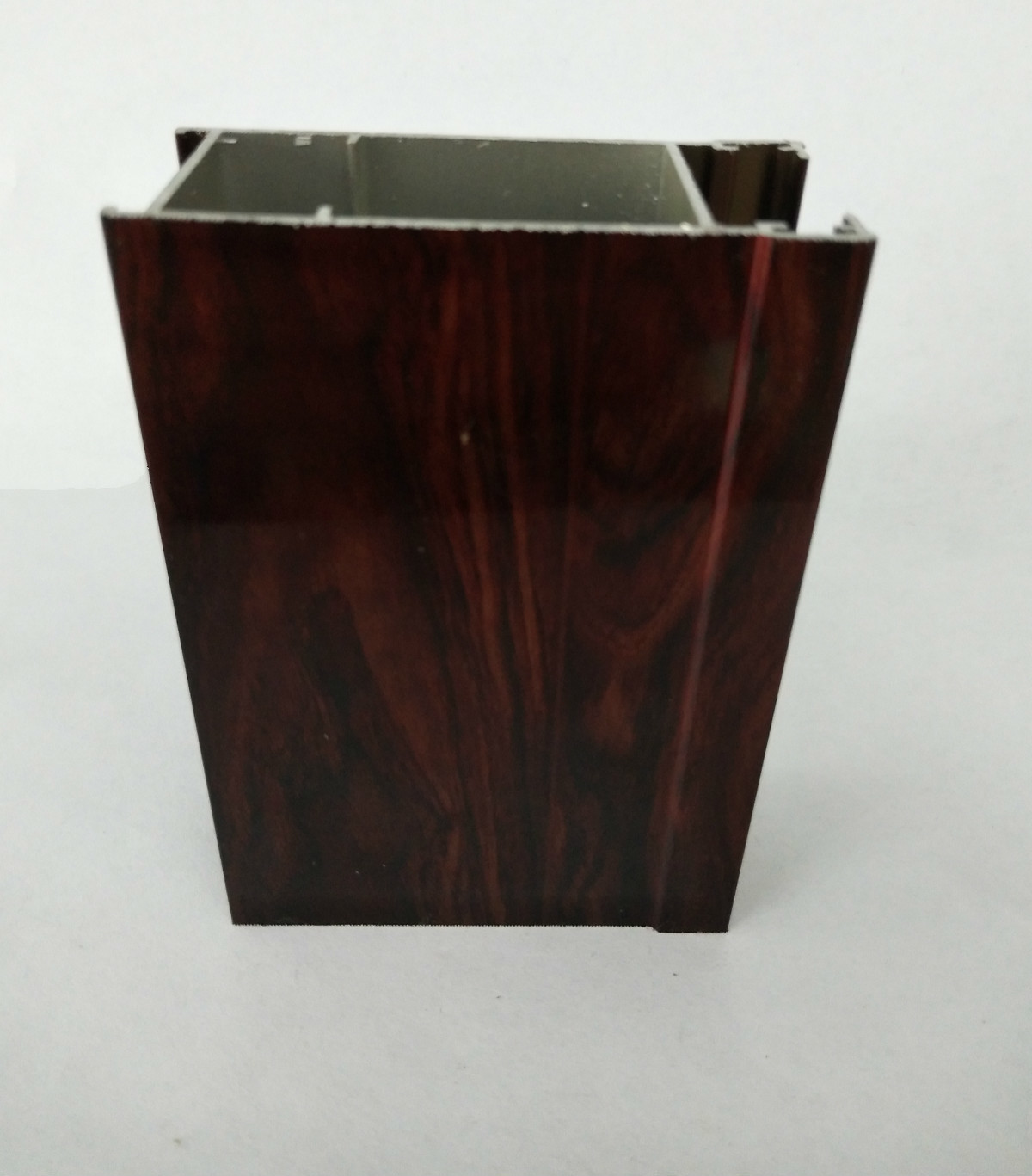 Square Reddish Brown Wood Finish Aluminium Profiles With Strong Stability