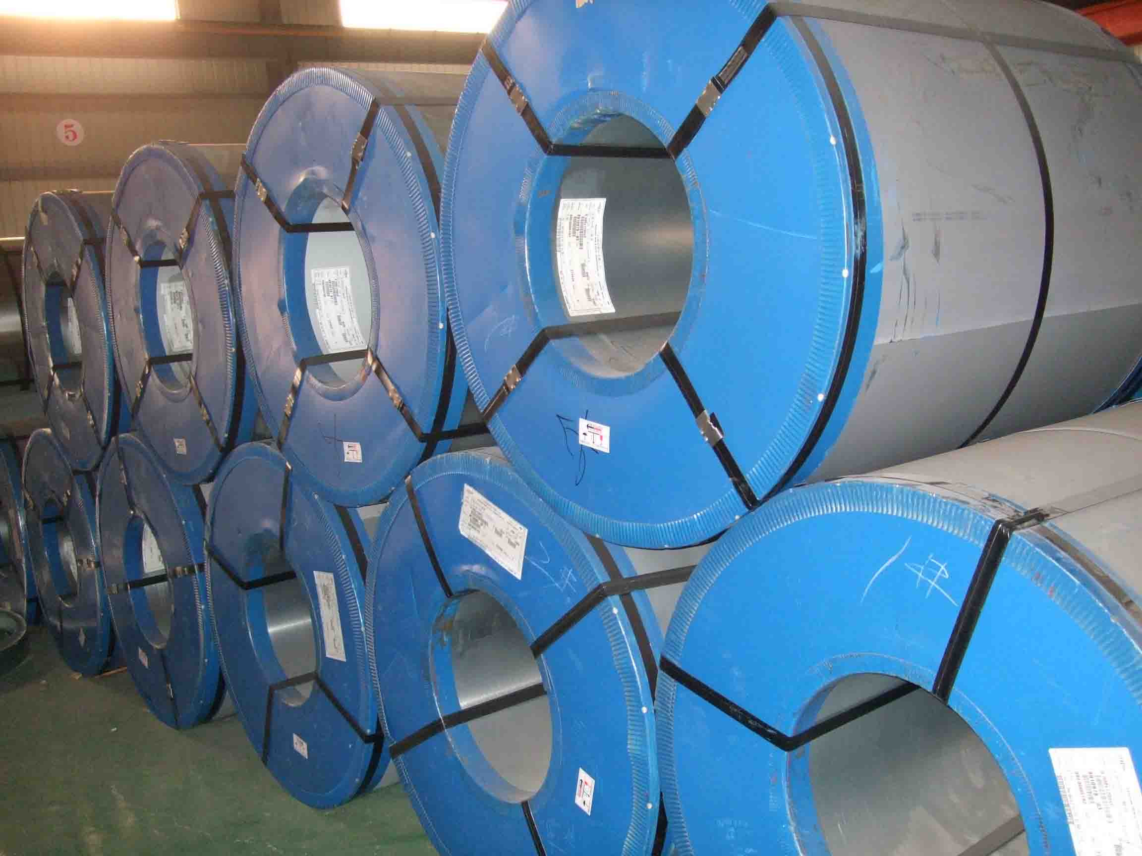 1% Nickel Grade 201 Stainless Steel Coils , Cold Rolled 1250mm Width