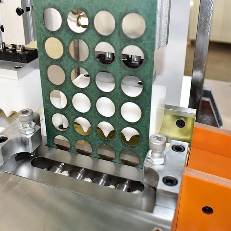 0.8Mpa Lithium Battery Cell Sticking Machine Self Adhesive Tape Sticking