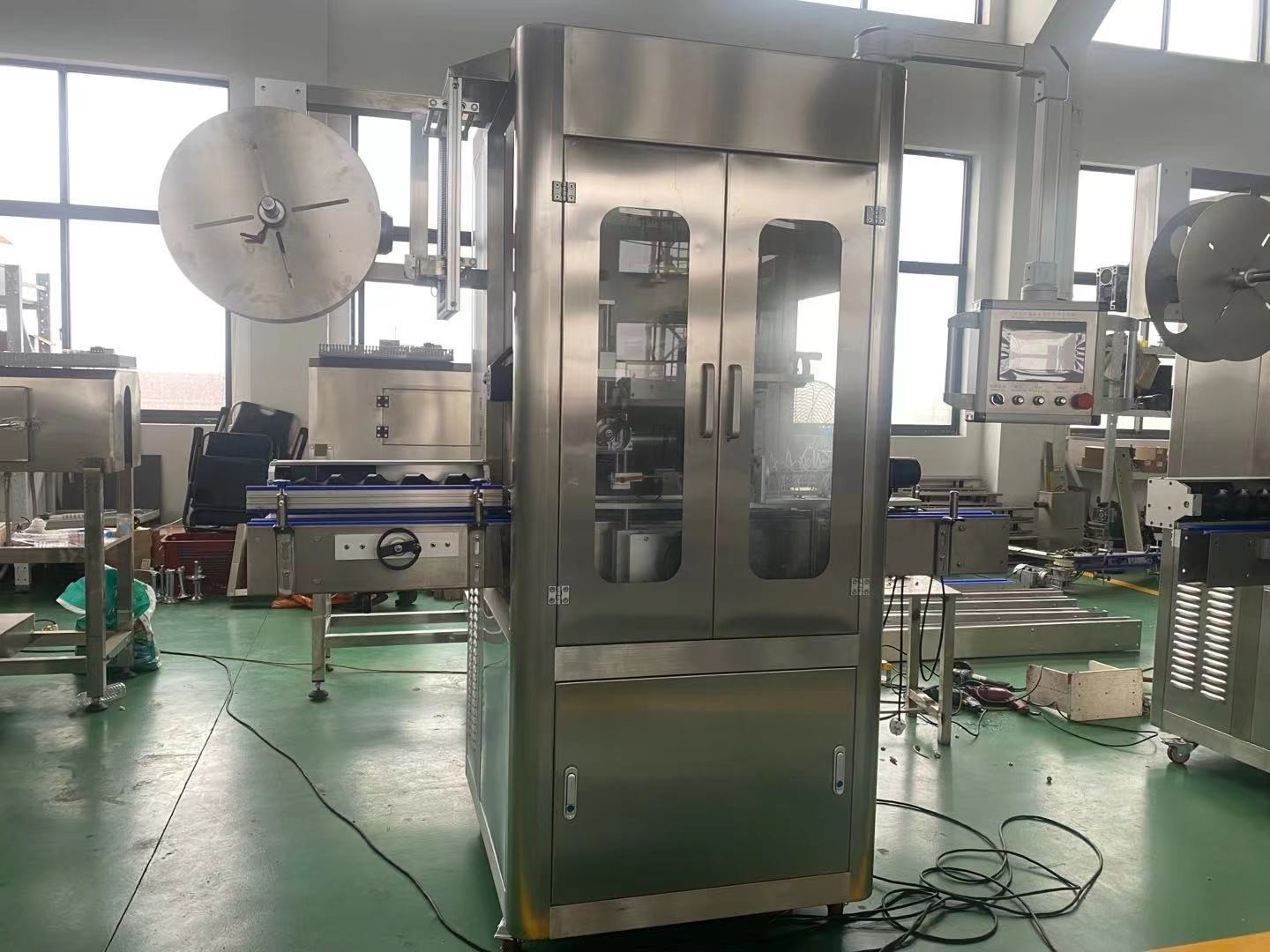 Carbonated Drink /juice 200 BPM Automatic PET GLASS Bottle shrink sleeve Labeling Machine