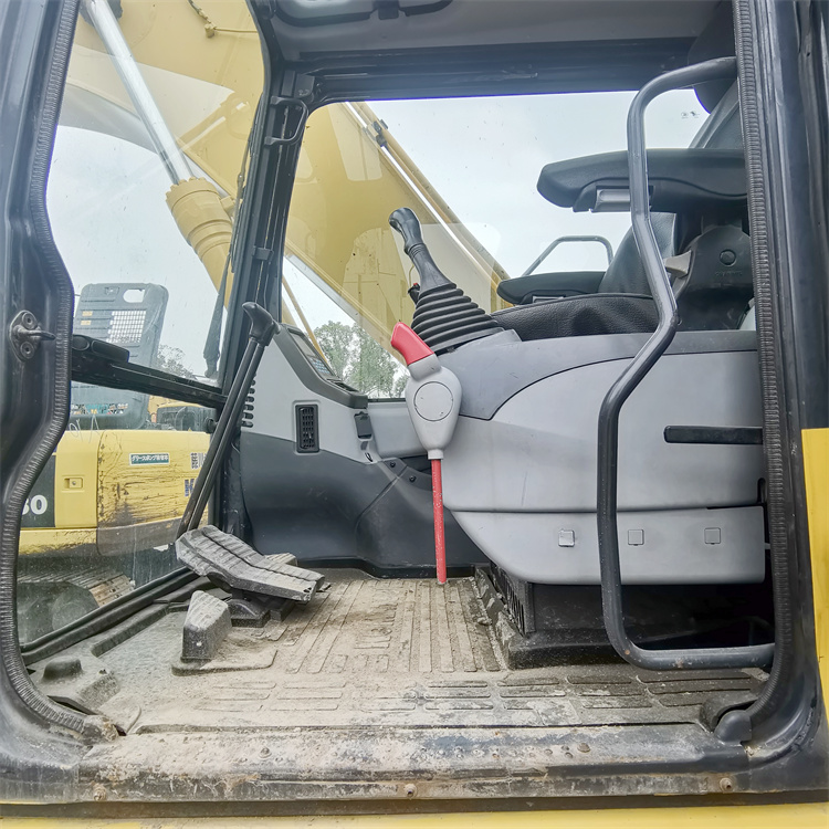 Komatsu PC160-7 Mini Excavator 6 Ton with Original Hydraulic Valve and from Japan