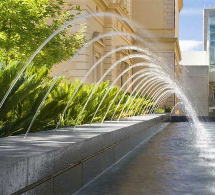 Laminar Garden Jumping Jet Fountain Musical Signal Control