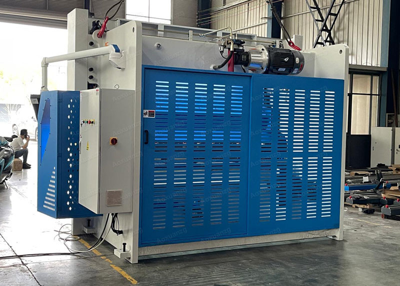 220T Hydraulic Bending Machine WE67K CNC Press Brake Machine Price 3200MM With DA53T 4+1 Axis For Metal Steel Plate