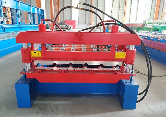 Solid Shaft Roofing Sheet Roll Forming Machine Material Thickness 0.3-0.8 MM