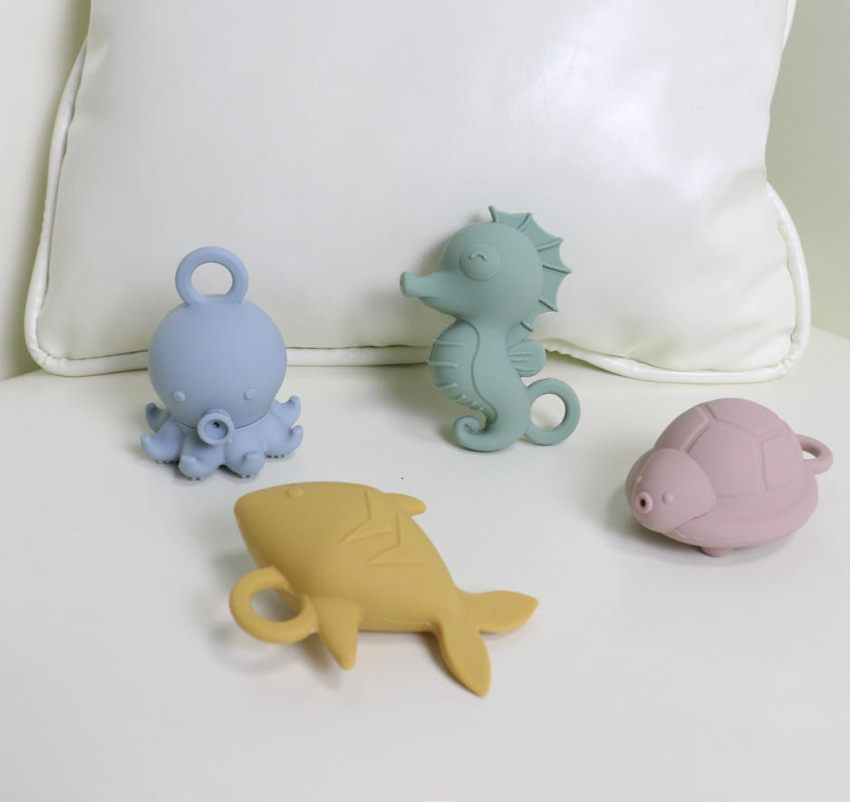 Shiny Colors Rubber Baby Silicone Toys BPA Free For Baby Water Floating