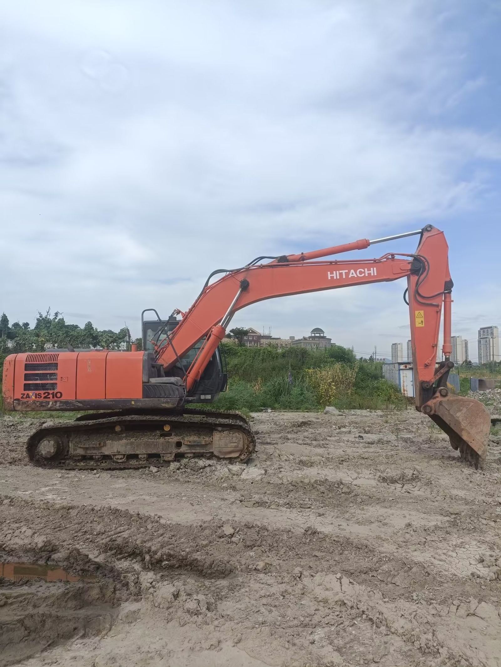 21 Ton Ready Used Excavator For Work And Experienced Used Korea Imported Hitachi 210-5G