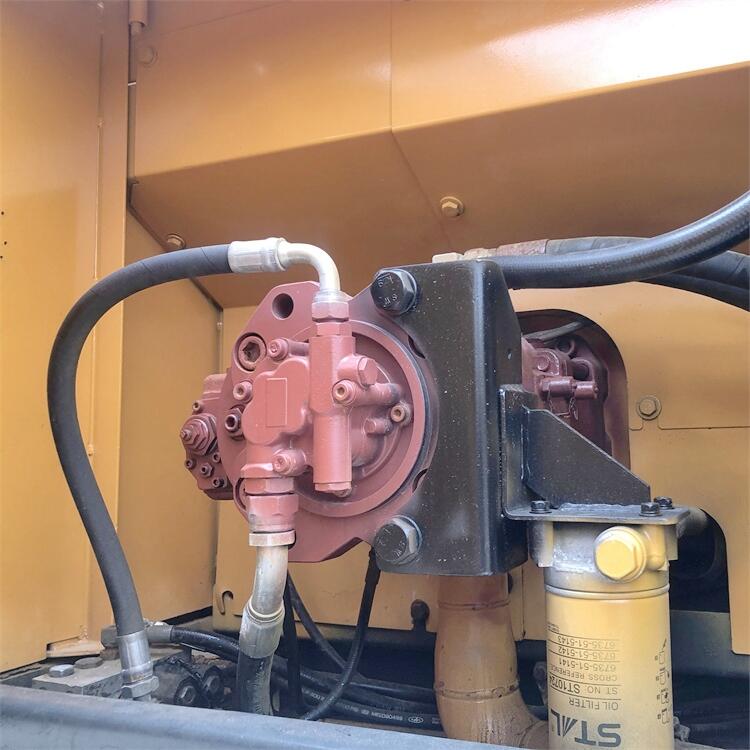 Used Hyundai 220 Excavator with Original Hydraulic Valve in Excellent Health Condition