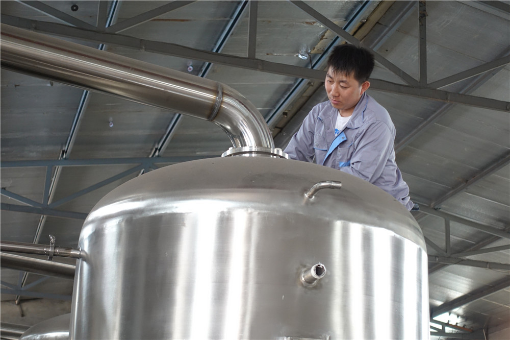 Vegetables / Fruits Snacks Frying Machine , Vacuum Frying Equipment Energy Saving