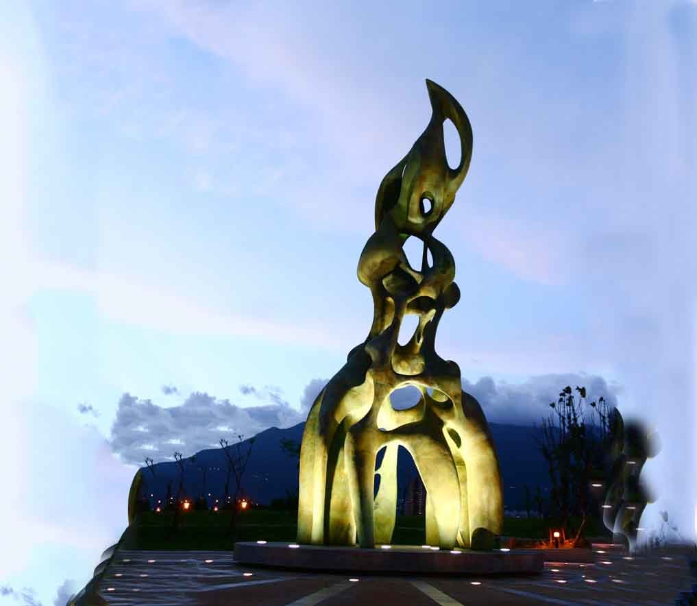 Large Outdoor Bronze Sculpture Handmade Casting Finish For Plaza Decoration