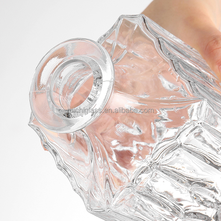 Heavy Bottom Square Glass Vodka Bottle for Liquor and Tequila Made of Super Flint Glass