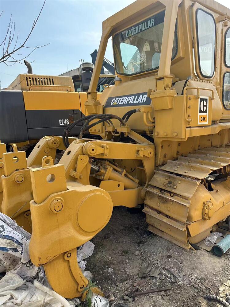 Used Cat D6R Bulldozer with in Shanghai 28.21 Ton Operating Weight 2013 Working Hours