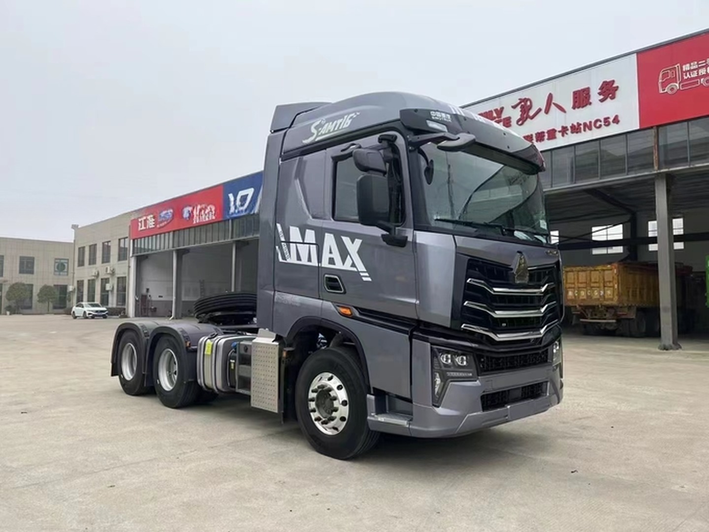 Double Row Howo Sinotruk Tractor Truck 6x4 610hp 10 Wheels Second Hand