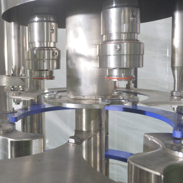 3-head Gear Pump Oil Filling Machine for Sealing Labeling and Packing Production Line