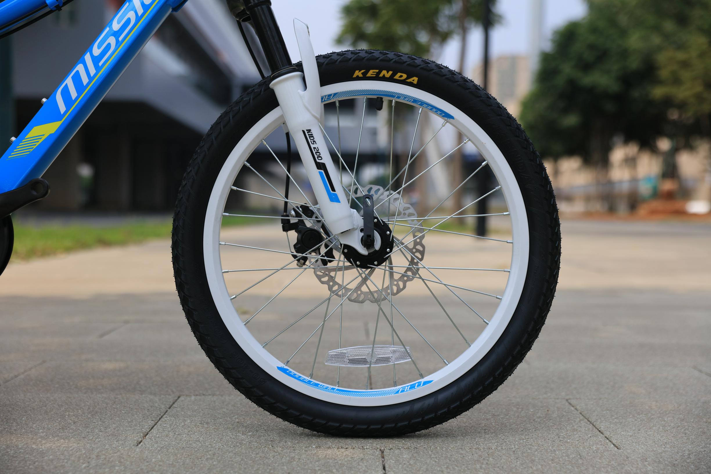 20 Inch Kids Bike Soft-tail Frame Red/Blue Training Wheels 3-8 Year Olds