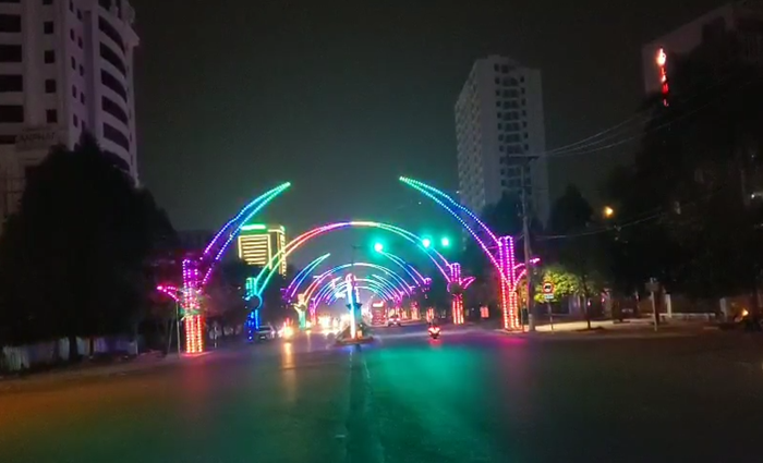 Soft LED Grid Screen 10mm Pixel Pitch for Shopping Mall Advertising