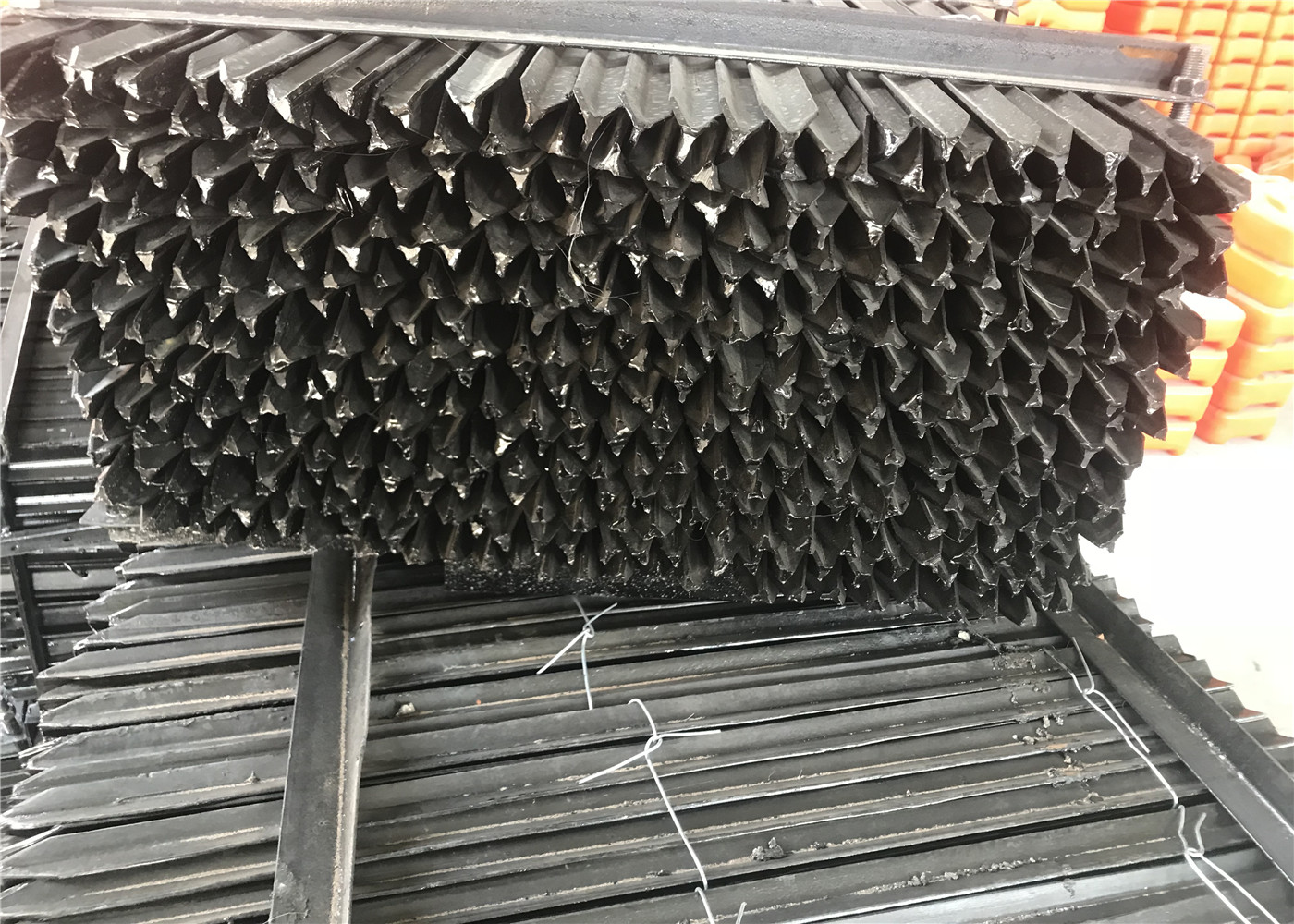 AS/NZS standard star picket 1.58kg/m 1.86kg/m 1.9kg/M and 2.04kg/m black coated