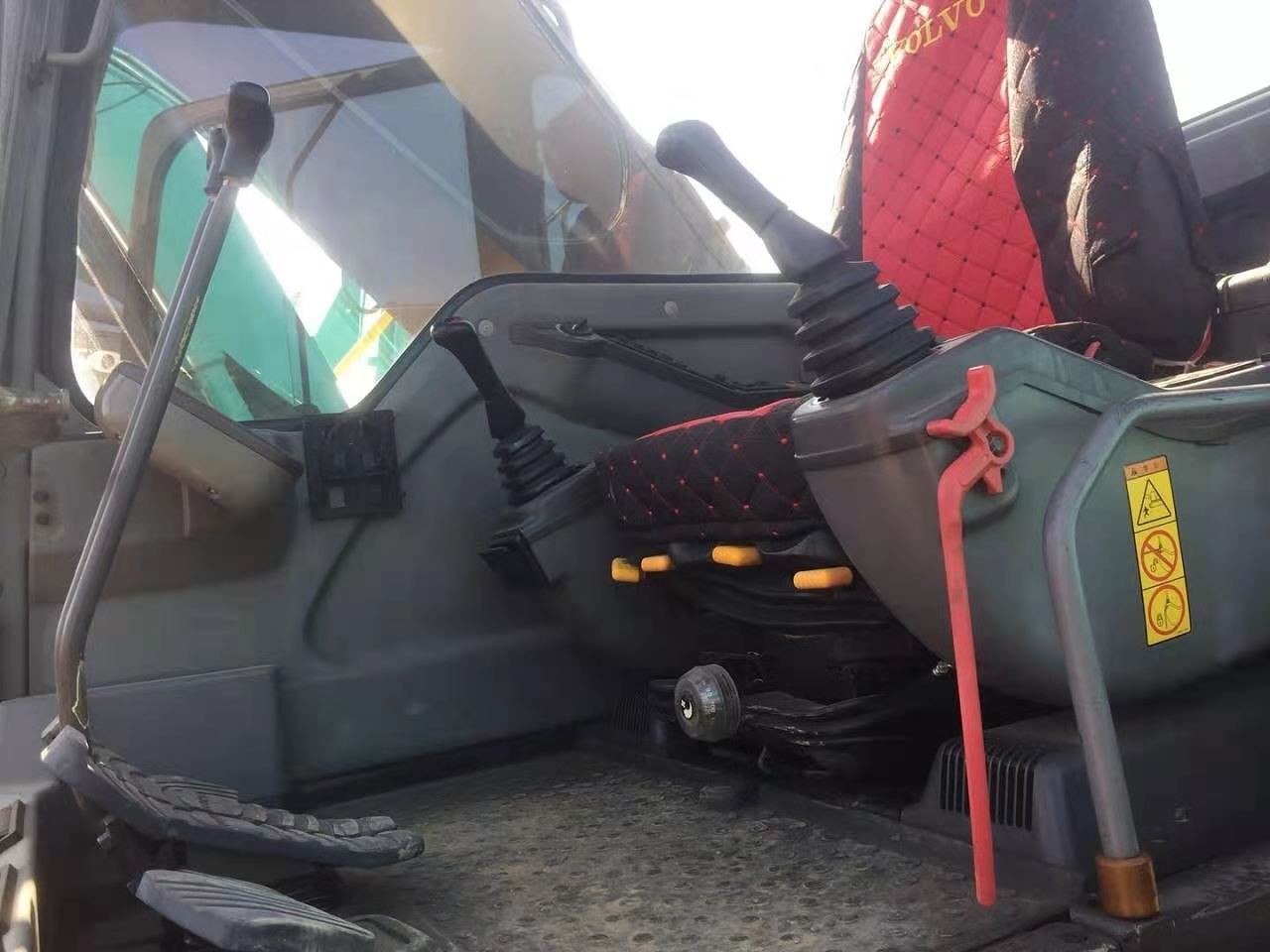 Low Emission Engine 24T EC240B Second Hand Volvo Excavators