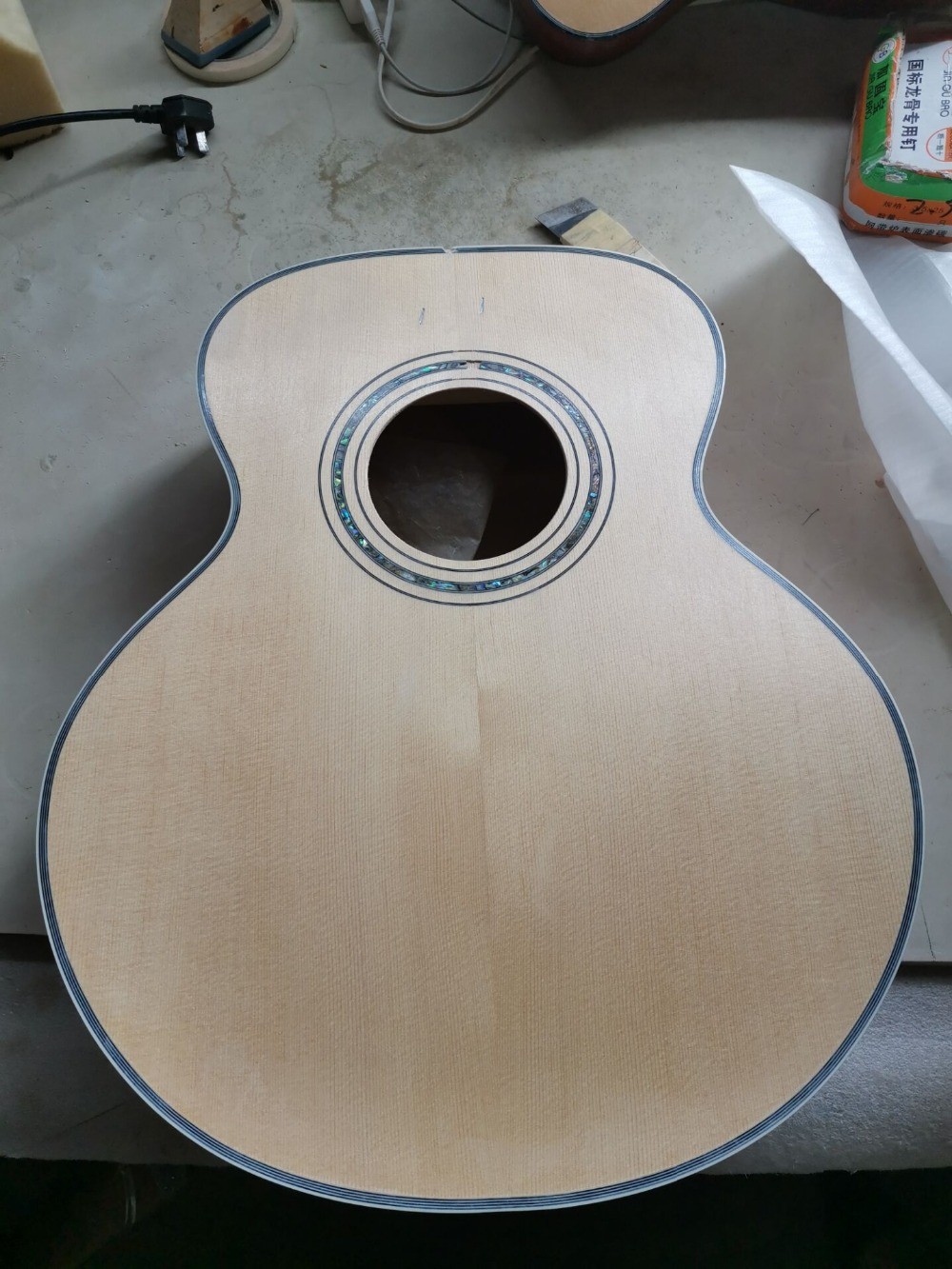 Custom Grand 41 inch Dreadnought Acoustic Guitar in Dark Brown Finish Flamed Maple Back & Sides
