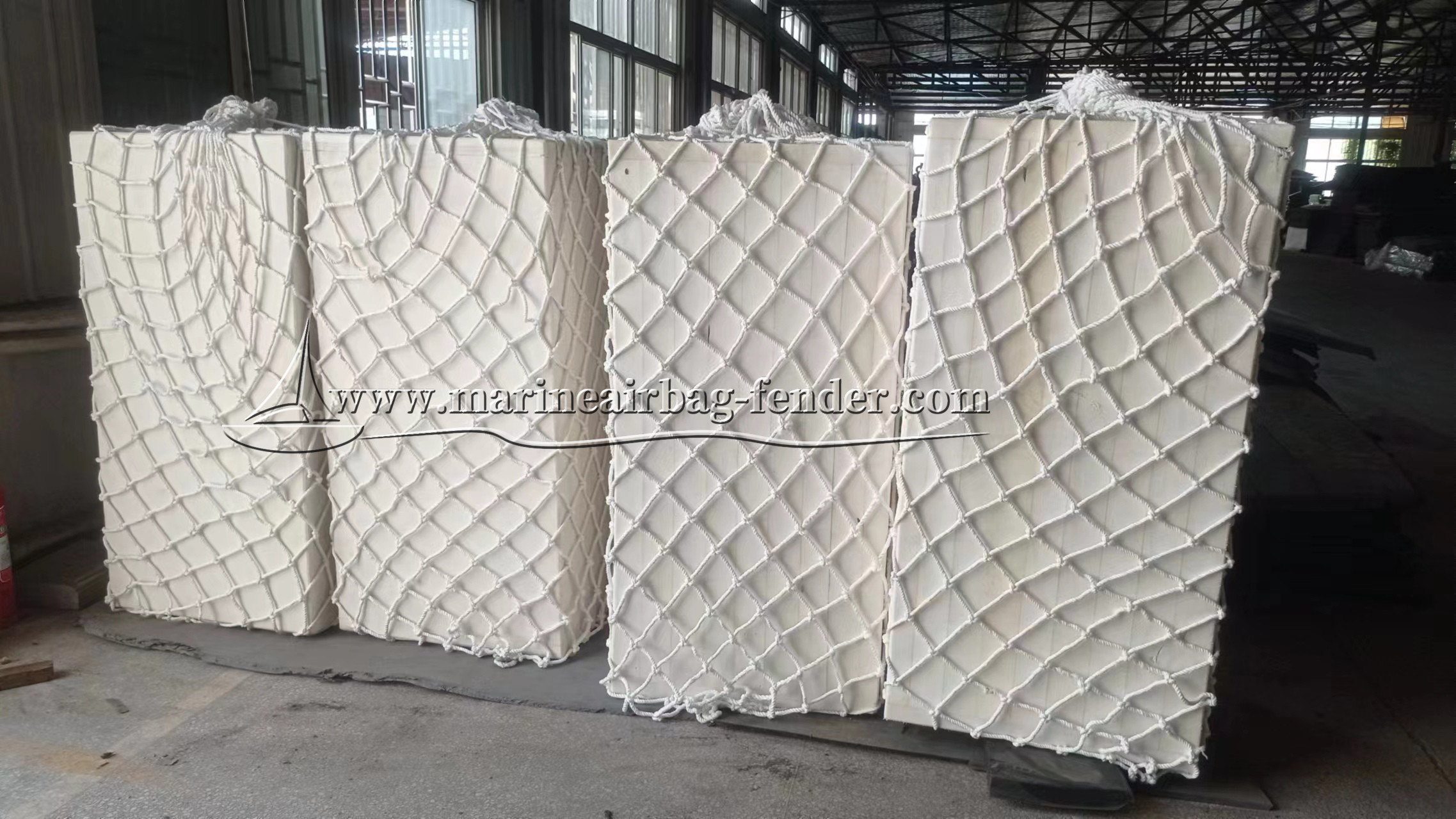 High Density Polyurethane Foam Fender 150%-300% Elongation Foam Filled Fenders