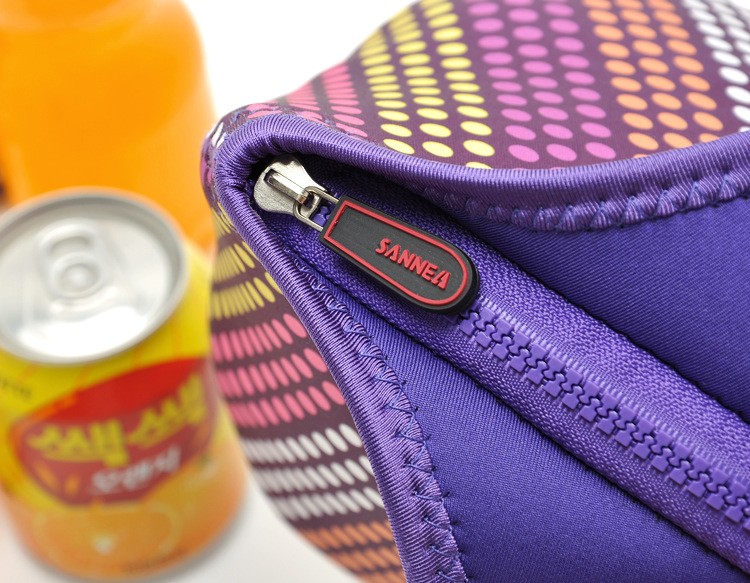 Manufacturers produce customized lunch bags for convenient transportation and good storage