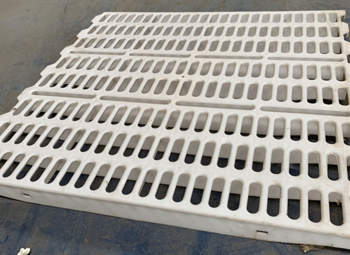 High Strength Goat Plastic Flooring , White Plastic Slatted Flooring For Sheep