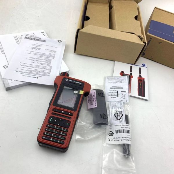 English Operating Language Motorola UHF Walkie Talkie 1000 Storage Channel for Seamless Communication