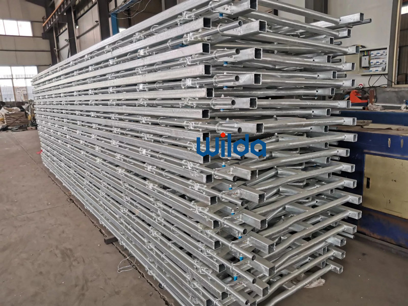 Galvanized Steel Fence Cow Ring Hot Galvanized Livestock Fencing Squeeze Chute Hot Dipped