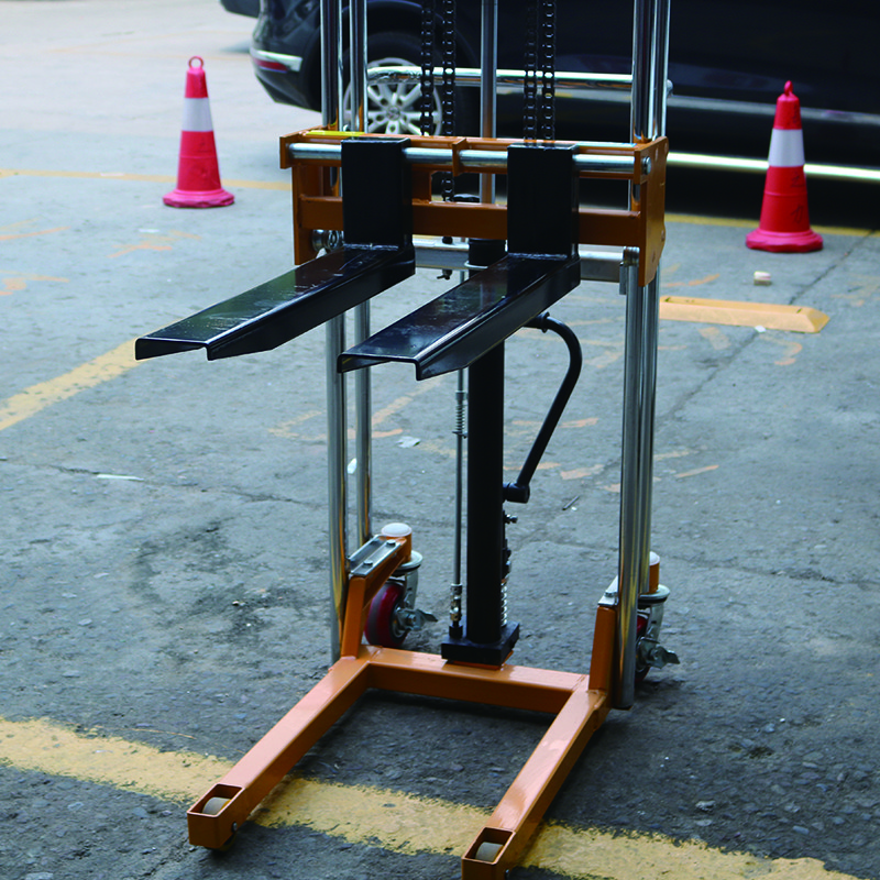 1.1 Meter Light Duty Forklift , Hydraulic Pallet Stacker With PU Wheels