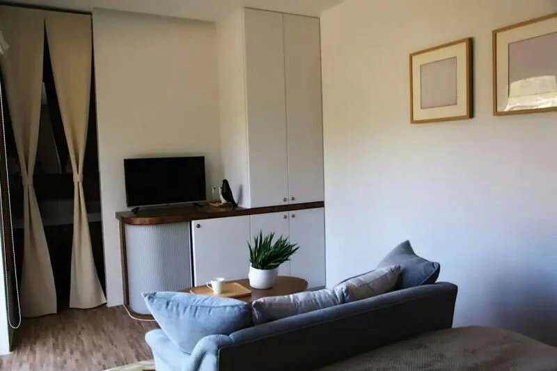 Custom Made Luxury Prefab Container House Flexible Design with Aluminum Window and 20ft Shipping Container