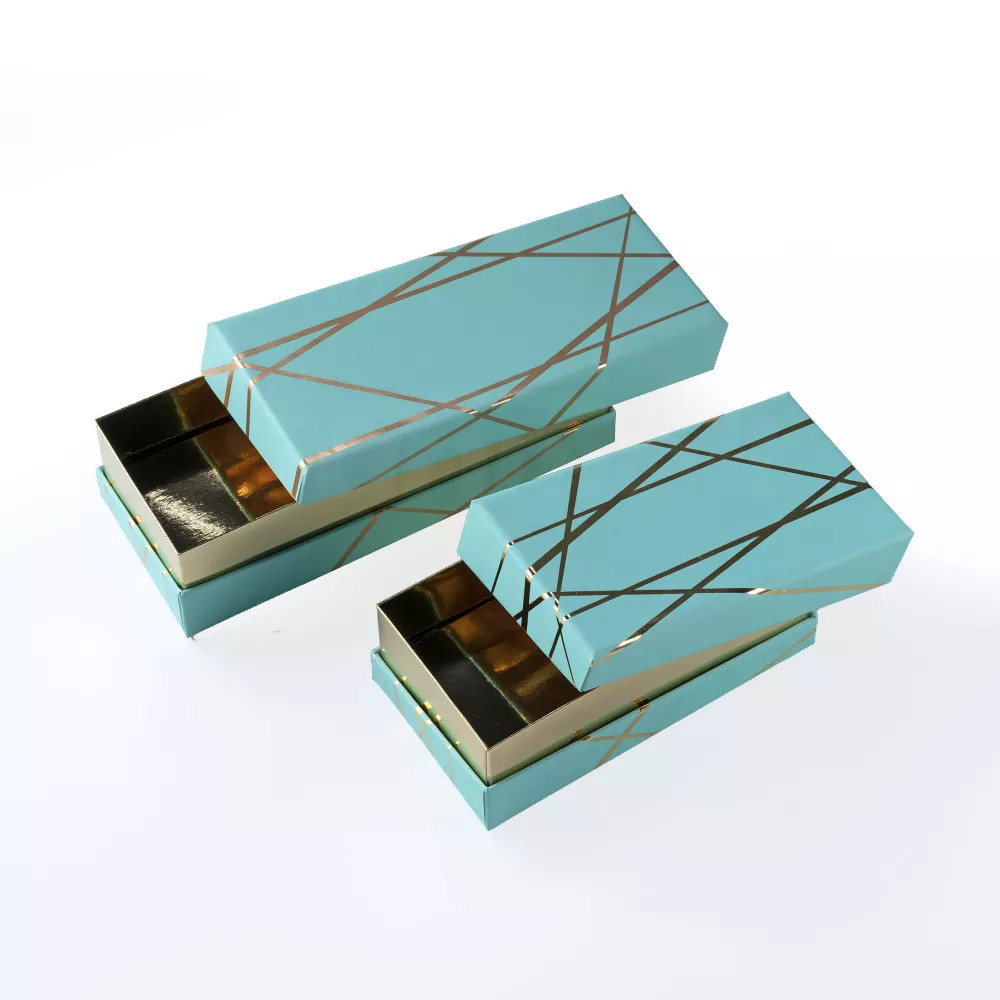 Cardboard Chocolate Packaging Boxes Varnishing 2mm Paperboard With Clear Window