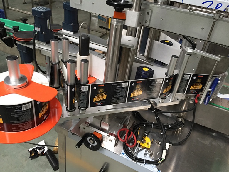 304 Stainless Steel Automatic Flat Bottle Labeling Machine for Round Square Pet Bottle