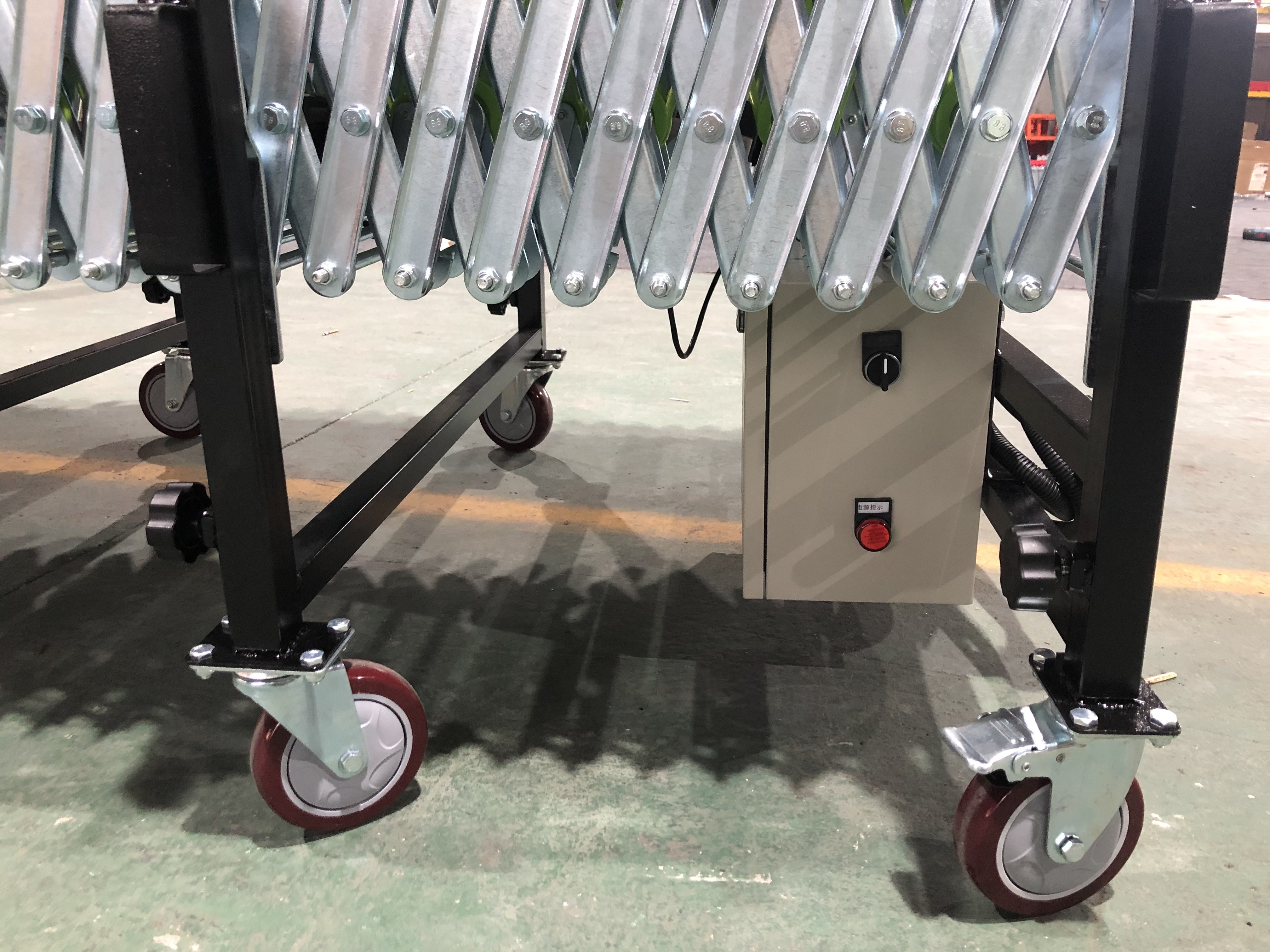 2021 China Professional Heavy Duty Galvanized Flexible Powered Roller Conveyor