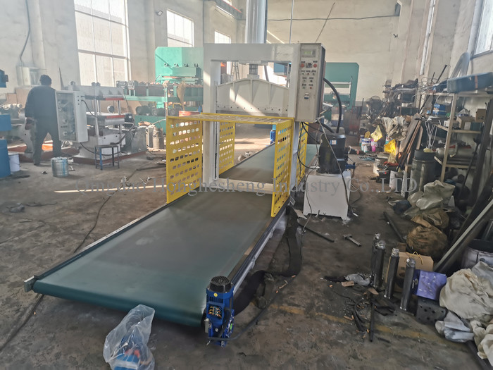 XQL660 8 Ton Foam Rubber Cutting Machine CE ISO9001 Rubber Sheet Cutting Machine