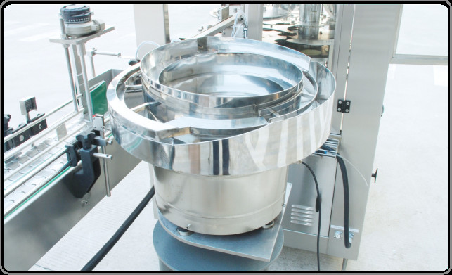4.0KW 8000bph Rotary Fully Automatic Bottle Pressing Capping Machine