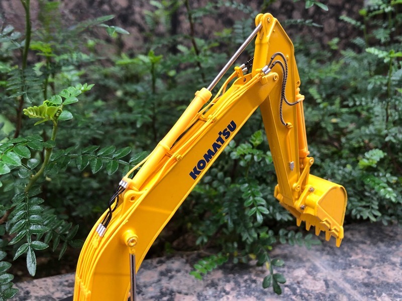 Komatsu PC400LC-8 1/50 Scale Alloy Excavator Model - Diecast Construction Vehicle