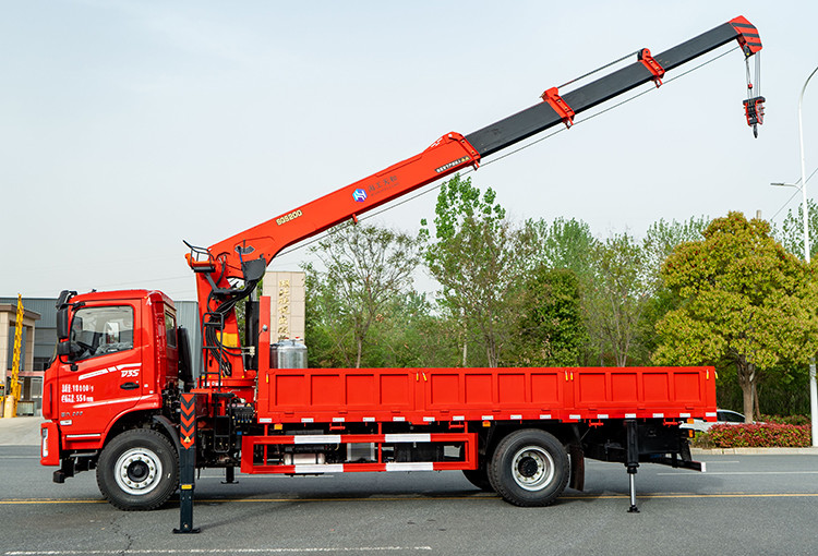 ISUZU GIGA Truck Mounted Cranes 8x4 14-25ton Straight Arm Crane Telescopic Boom Truck