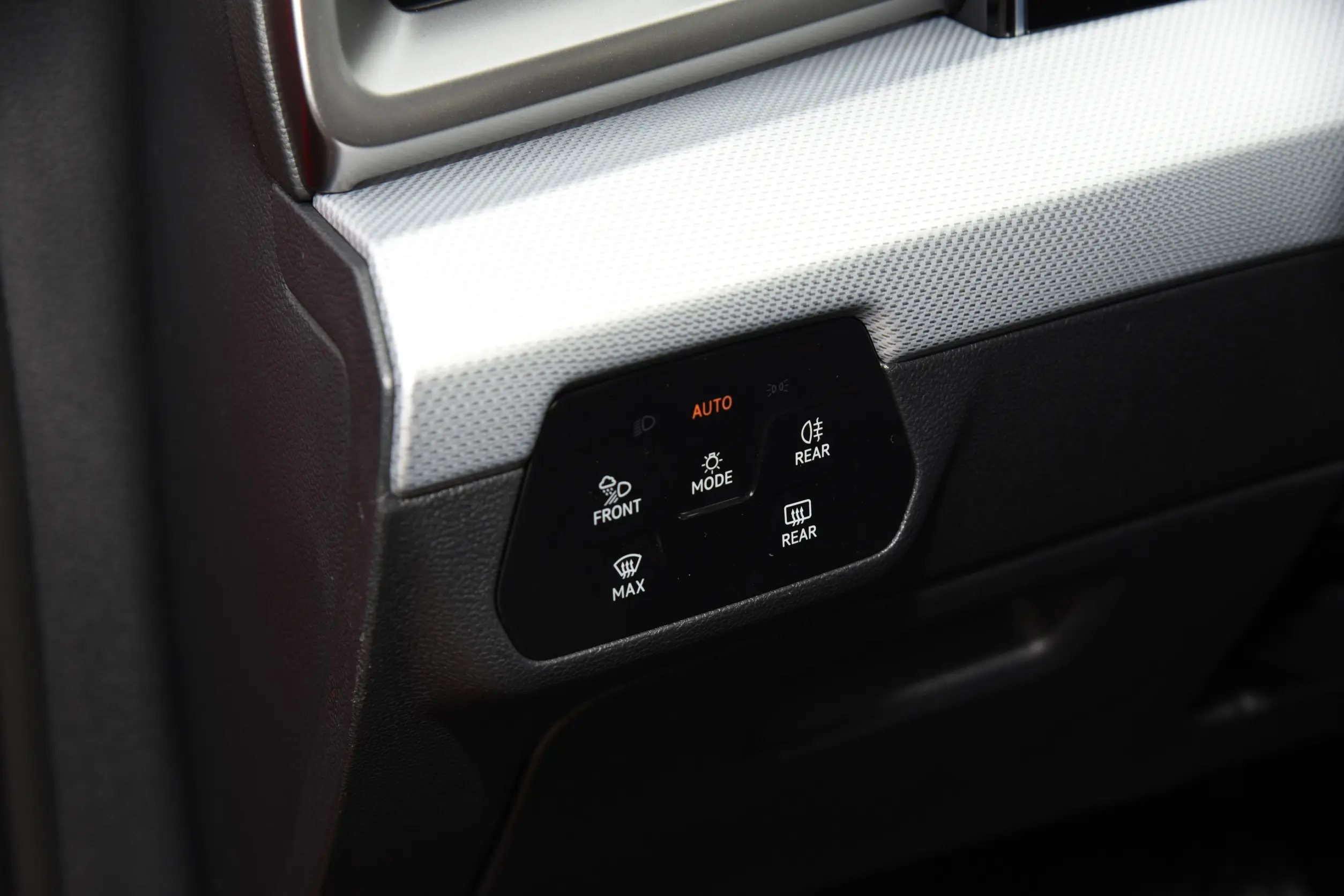 2024 VW Lamando 280 TSI DSG Manual Copilot Seat Adjustment Electric Car