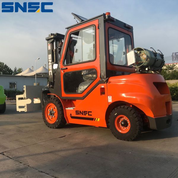 China Lp Gasoline Forklift Trucks Machine with Japan Engine