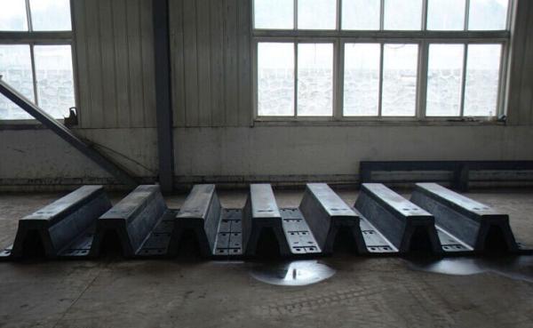 Quality Arch Type Marine Rubber Fender Suitable For All Kinds Of Ports & Docks for sale