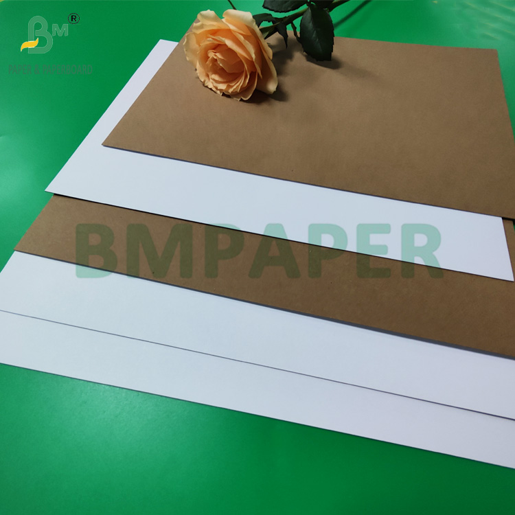 0.7mm 590gsm White Face Kraft Board For Electronic Products Package 79 x 109cm