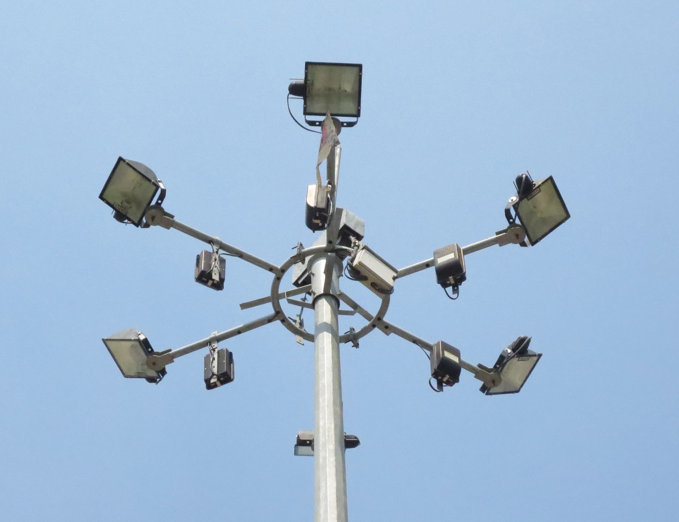 Commercial High Mast Light Pole Polygonal Steel Conical Flood Light Poles